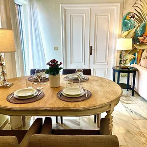 Precioso Apartamento En Los Remedios, Centro De Sevilla