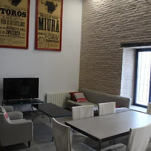 Cozy & Modern Hombre De Piedra Sevilla
